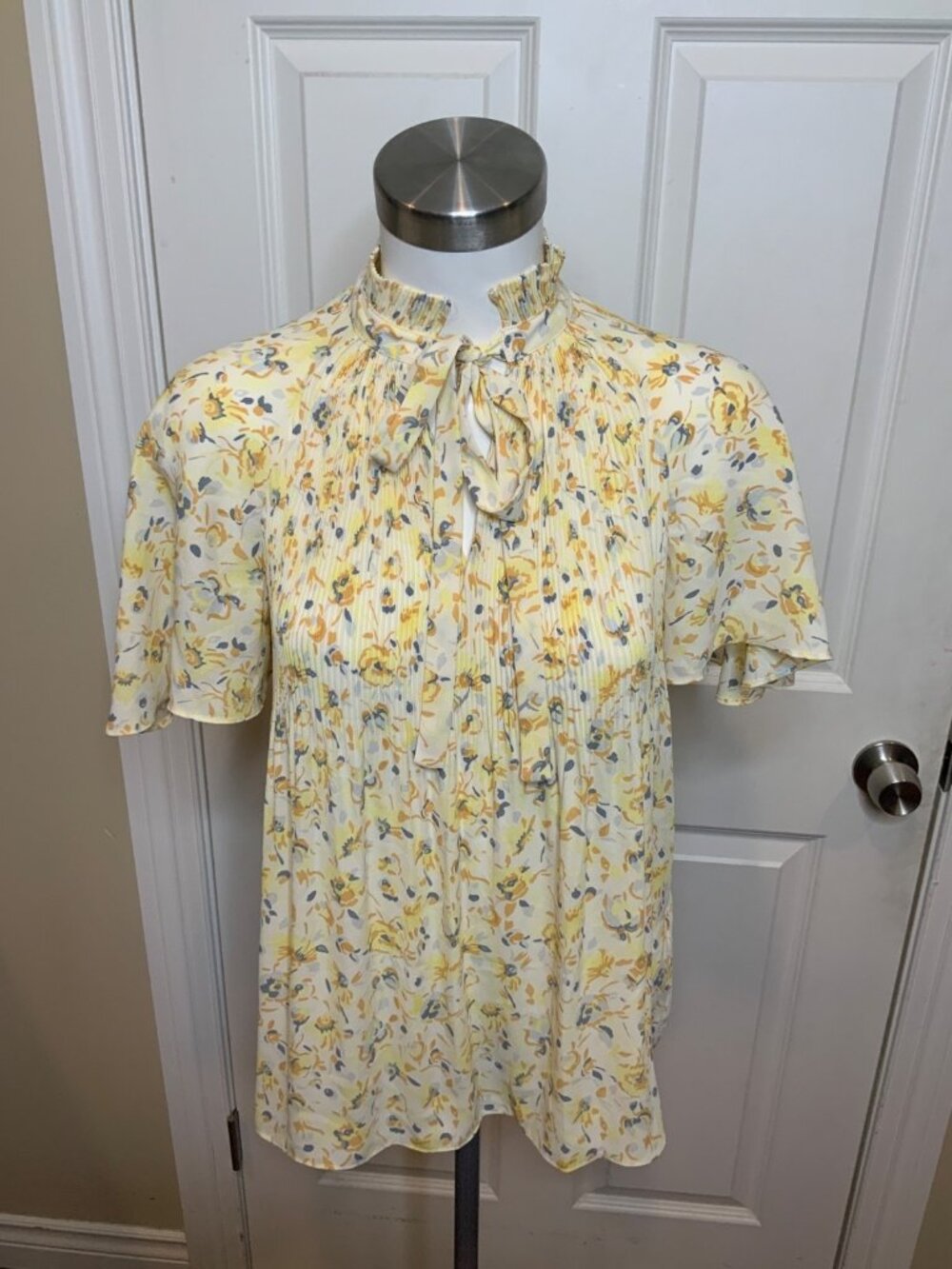 Lauren Ralph Lauren Yellow Pleated Ruffle Tie Neck Crepe Top NWT $135, Size XS
